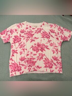 Francesca's Collections Pink Floral Knit Short-Sleeve Top